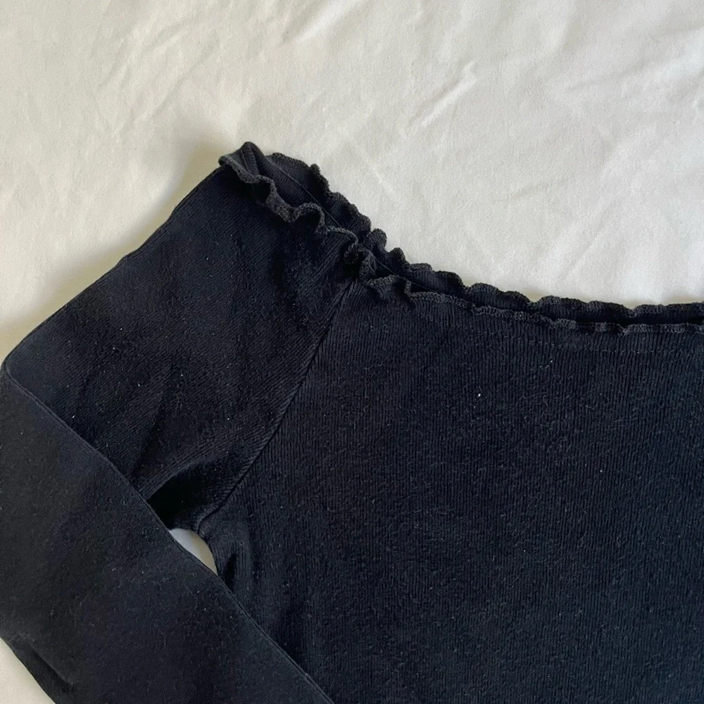 Brandy Melville Black Off the Shoulder Top with Lettuce Hem - Picture 4 of 7